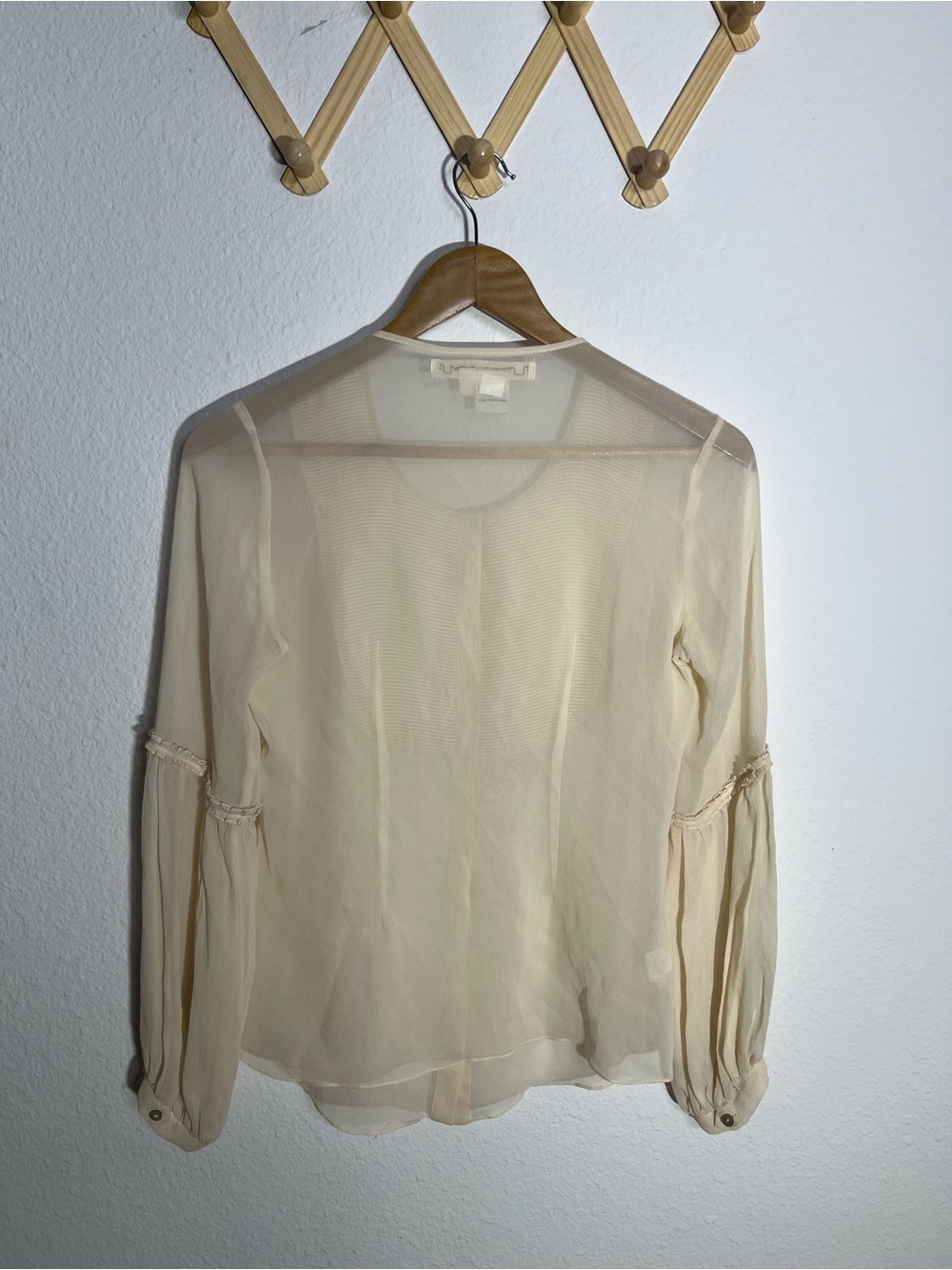 STUDIO M • pleated beige silk blouse - Picture 4 of 8